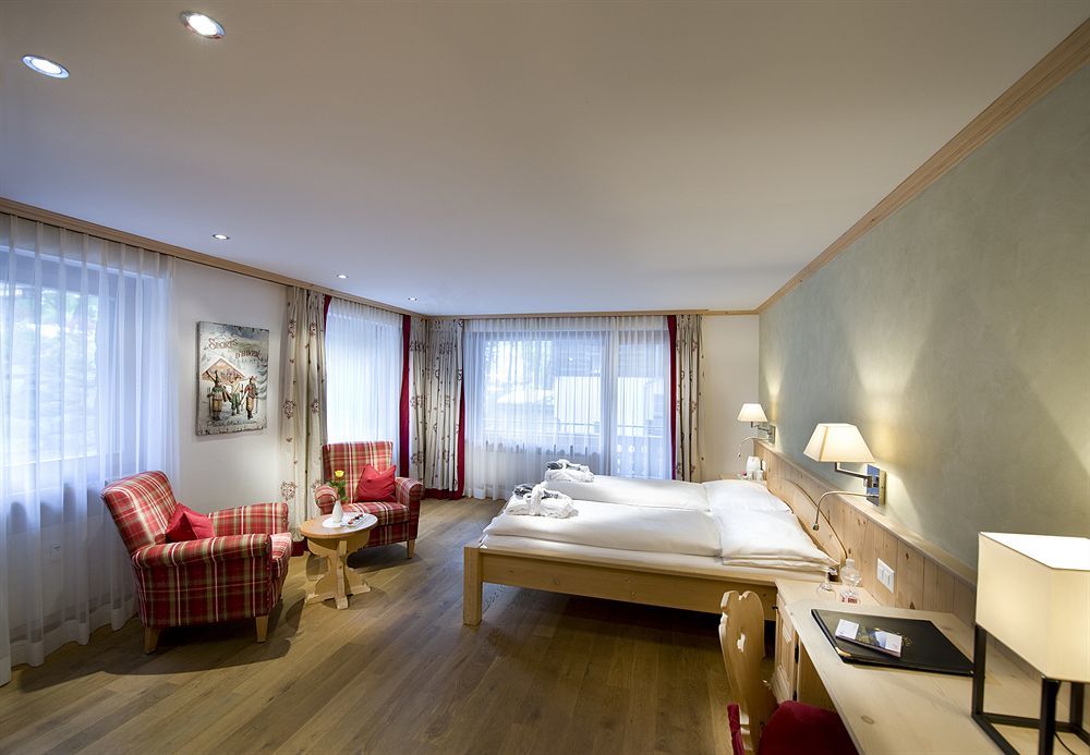 Hotel Alpina クロスタース エクステリア 写真