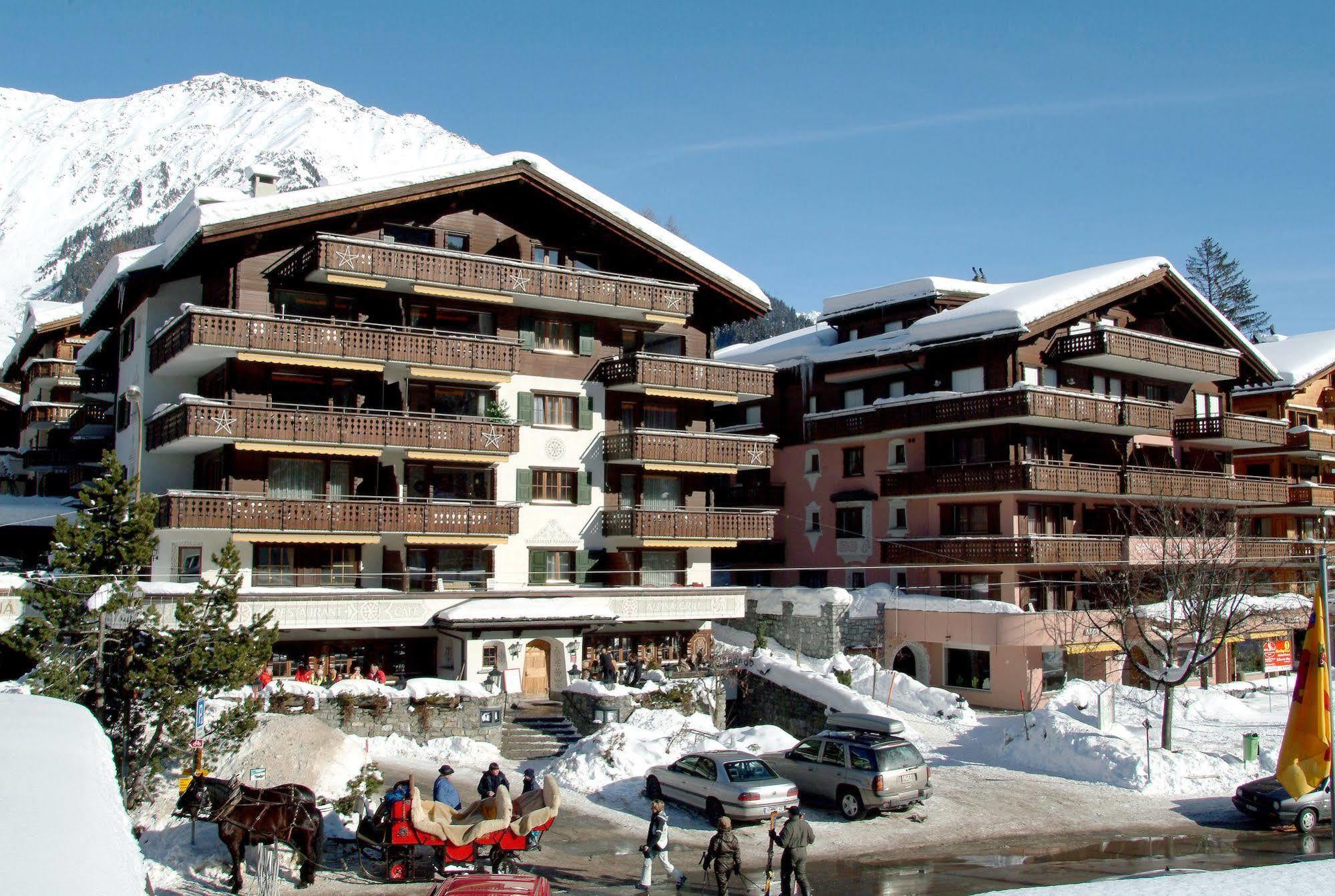Hotel Alpina クロスタース エクステリア 写真