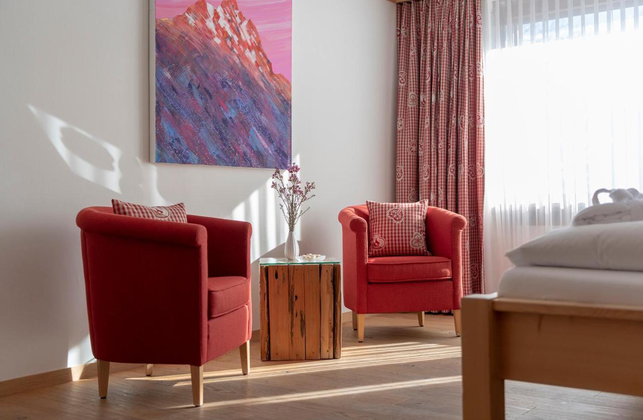 Hotel Alpina クロスタース エクステリア 写真
